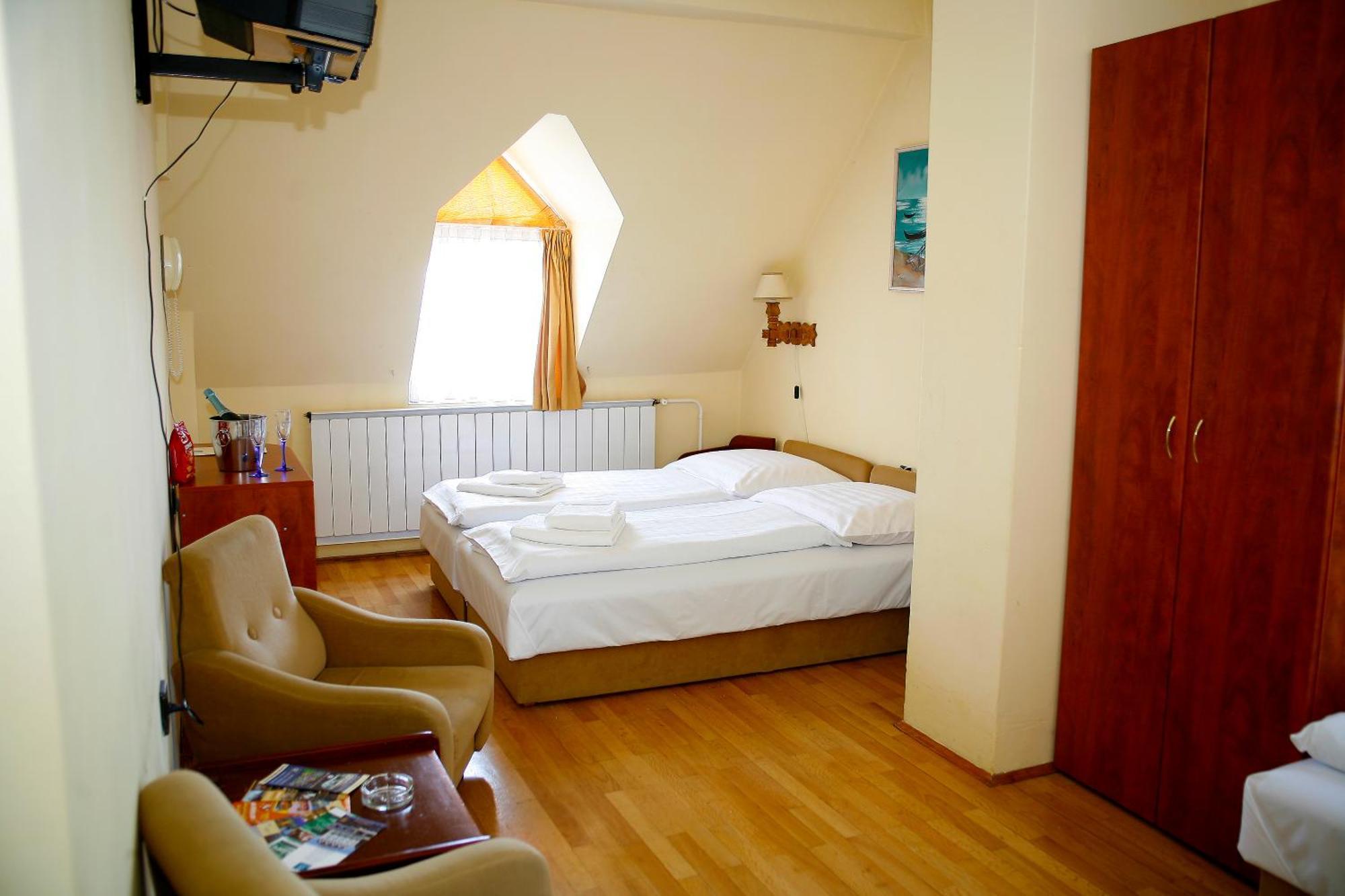 Hotel Bara Junior — Photos 1